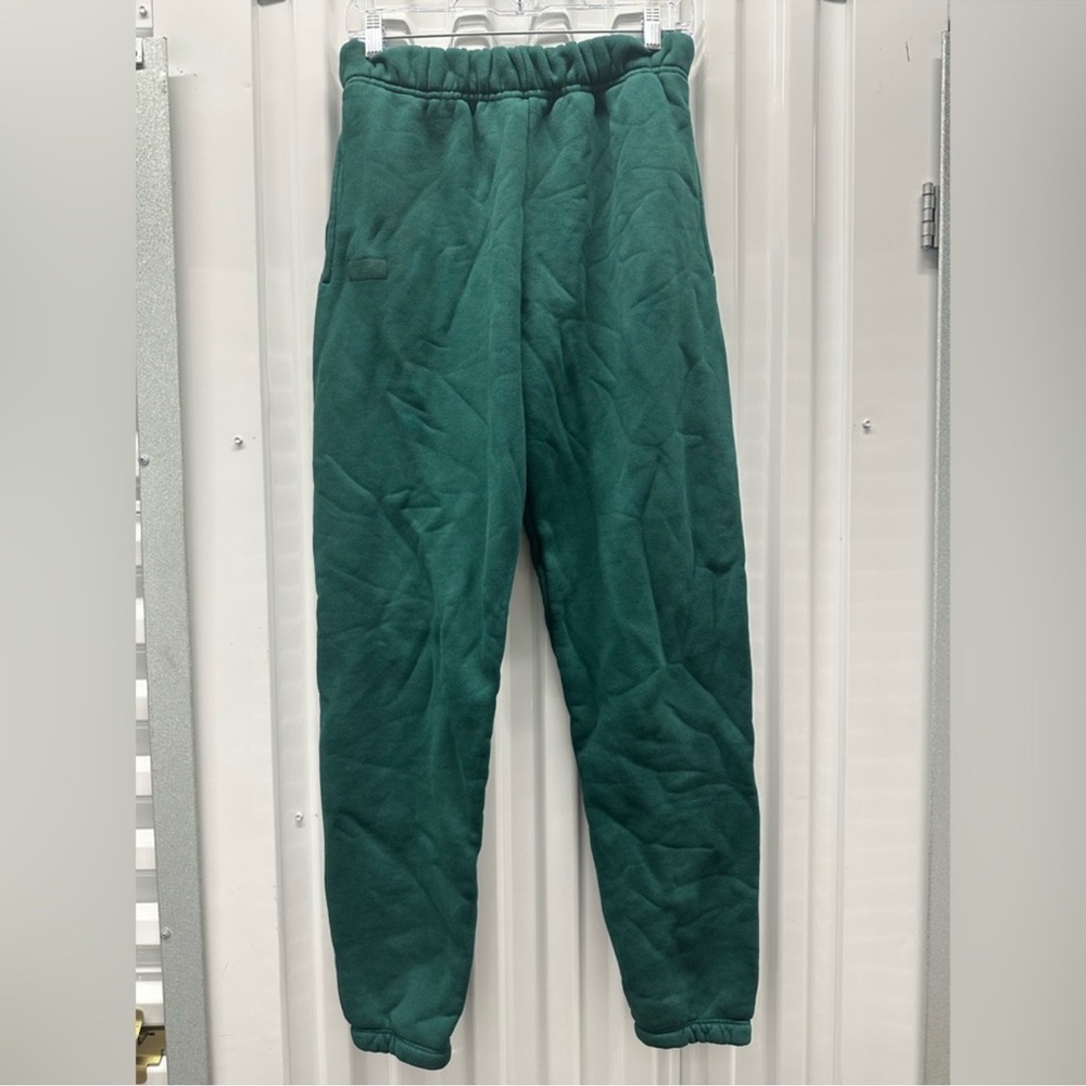 Set Active• Sweatsuit Set - Picture 5 of 7